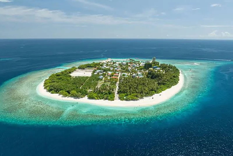Kamadhoo Island