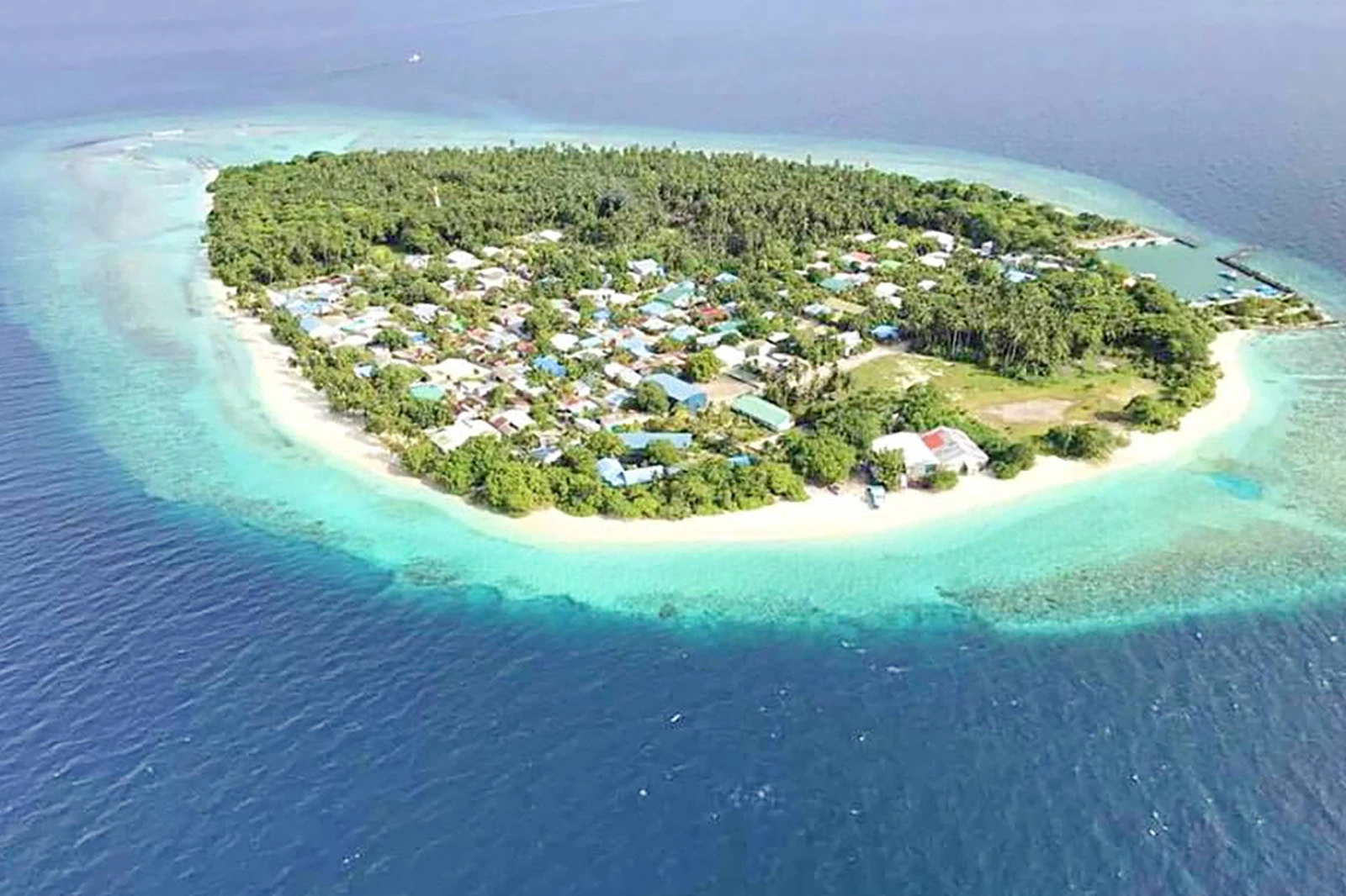 Maalhos Island