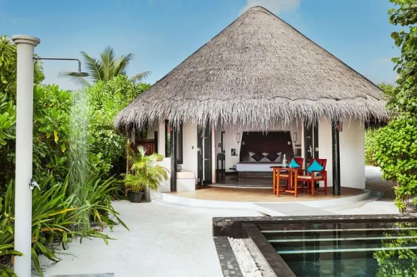 Deluxe Beach Villa with Pool