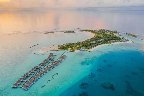  Kuda Villingili Resort Maldives