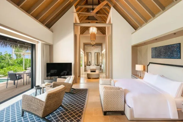 King Beach Villa with Pool