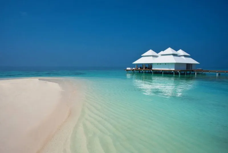 Diamonds Athuruga Maldives