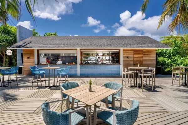SOAQ Pool Bar