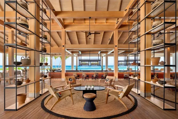 Aura Pool Bar & Cocktail Lab