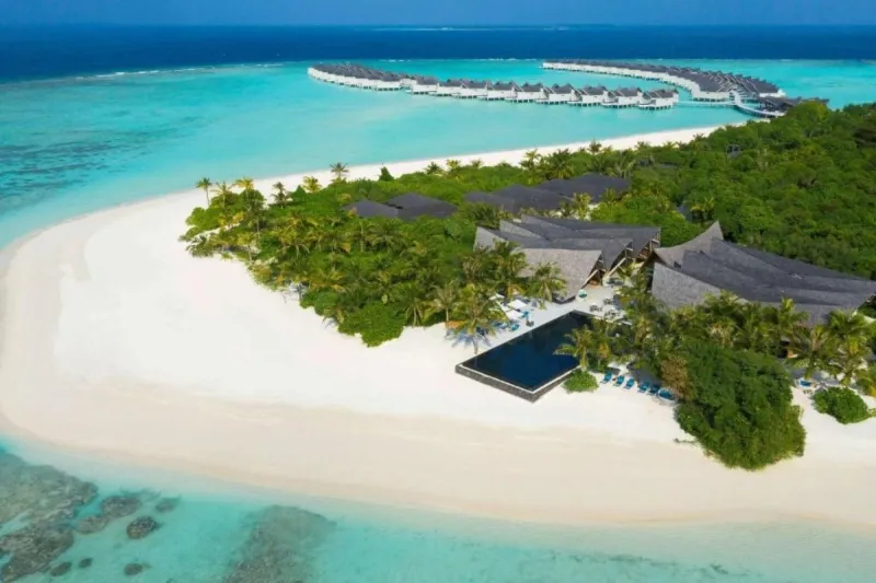 Mövenpick Resort Kuredhivaru Maldives
