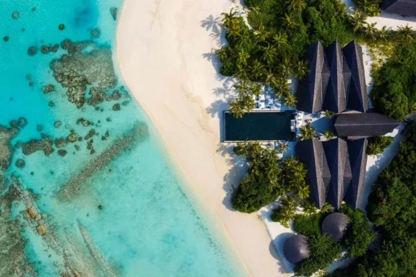 Mövenpick Resort Kuredhivaru Maldives