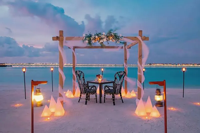 Romantic Beach Dinner