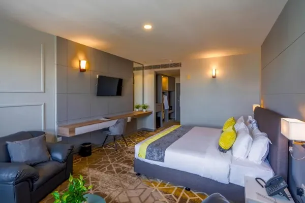 Executive Suite Room 