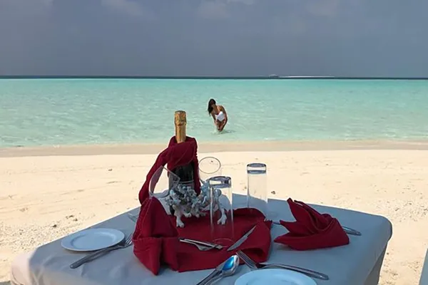 Sandbank with Lunch