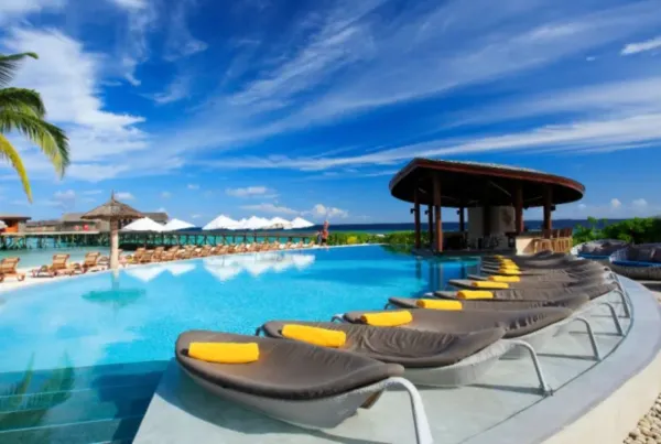  Centara Ras Fushi Resort & Spa Maldives