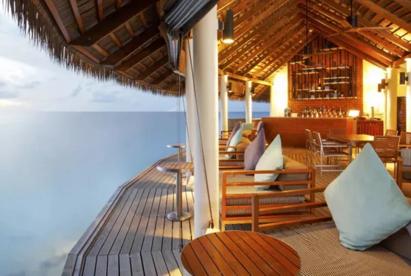 Giraavaru Lobby Bar