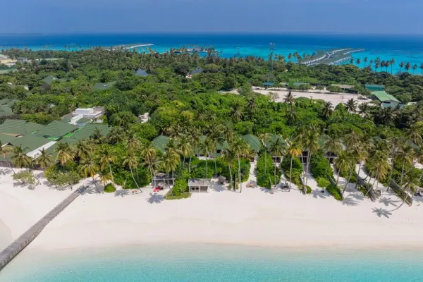 Grand Beach Residence with Pool