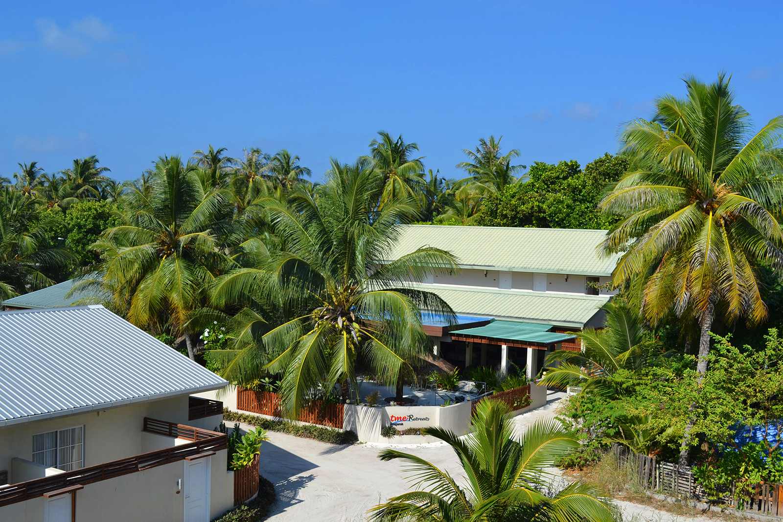 TME Retreats, Adh. Dhigurah