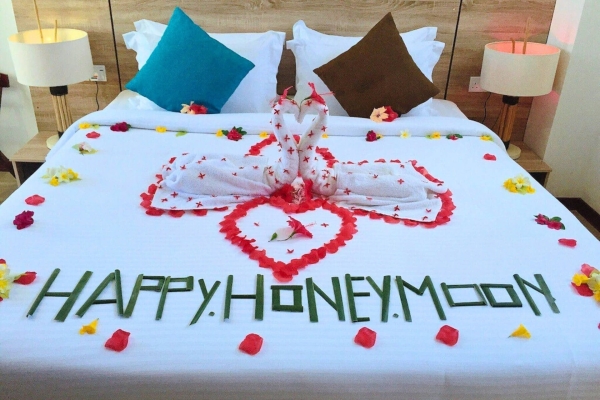 Honeymoon Bed Decor  - Aquzz Hotel & Spa