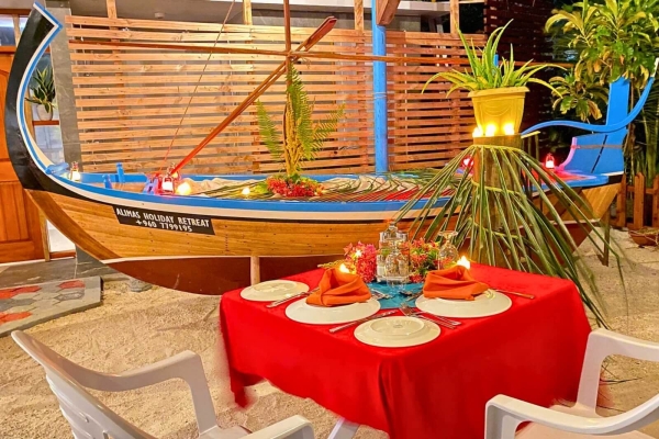 Dining at Alimas Holiday Retreat