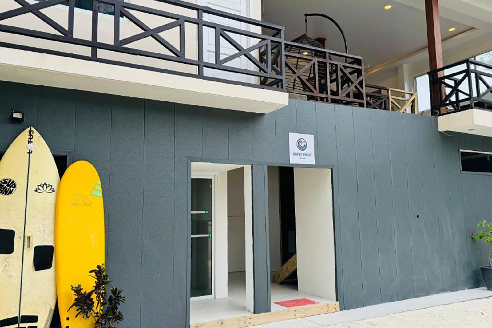 Wave Crest Retreat, K. Thulusdhoo