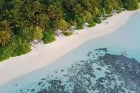 Thinadhoo Beach
