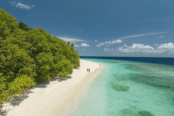 Kamadhoo Beach
