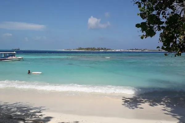 Thulusdhoo Bikini Beach